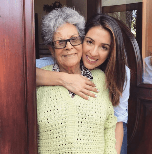 Una triste situación que la llevó a hacer un viaje de emergencia a su tierra natal, con la esperanza de que pudiera ver a su abuela recuperarse. Algo que lamentablemente no sucedió, por lo que Maity Interiano expresó lo siguiente: