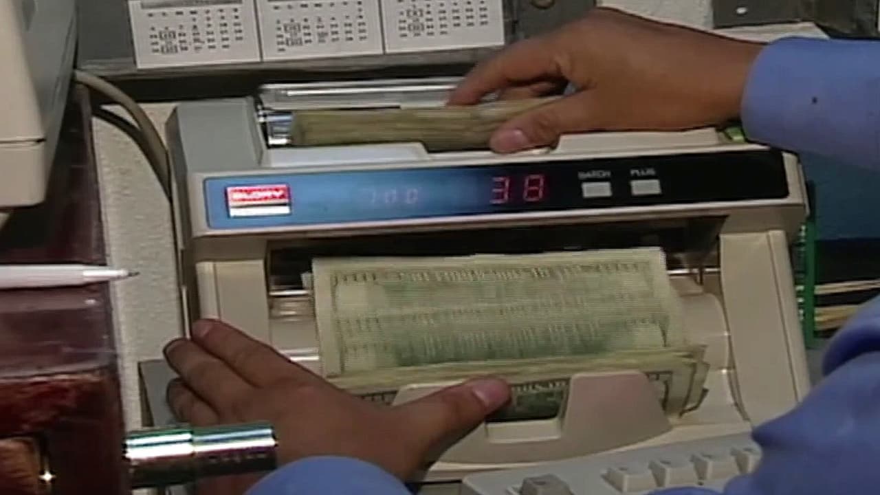 Deuda de EEUU supera los 40 billones de dólares y reduce el gasto social: así afecta el bolsillo familiar
