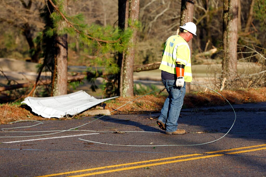 El alcalde de Selma, James Perkins, dijo que por el momento no se habían reportado muertes en la ciudad, aunque varias personas fueron heridas de gravedad. Los rescatistas seguían evaluando daños y buscando a personas que pudieran necesitar ayuda. El alcalde pidió no salir a las calles, ya que hay muchos cables caídos y otros peligros.