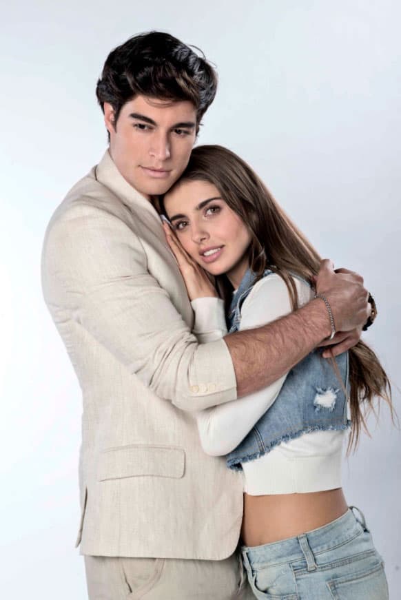 Segunda versión hecha en México de la telenovela colombiana 'Las Juanas' (2004), historia original de Bernardo Romero Pereiro. En México fue producida por Nicandro Díaz y protagonizada por Michelle Renaud, Jade Fraser, Geraldine Galván y Lore Graniewicz.