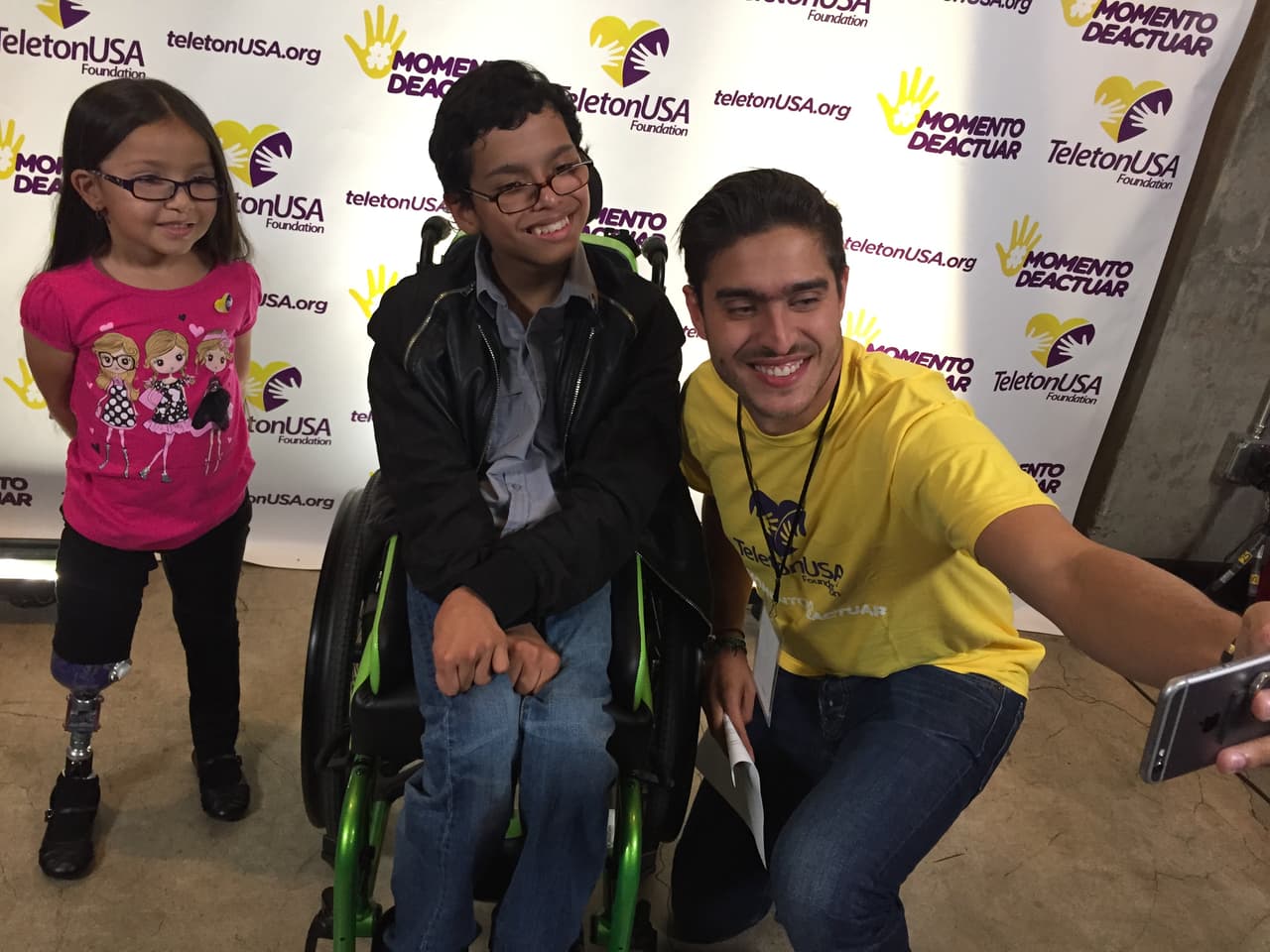 Varios artistas abrieron su corazón para escuchar las historias de los niños del Teletón USA.