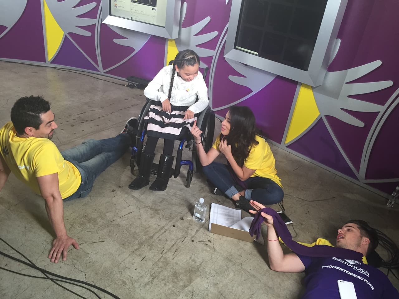 Varios artistas abrieron su corazón para escuchar las historias de los niños del Teletón USA.