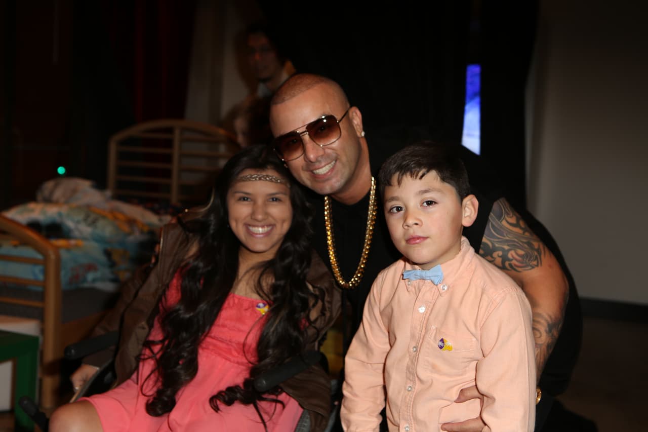 Varios artistas abrieron su corazón para escuchar las historias de los niños del Teletón USA.