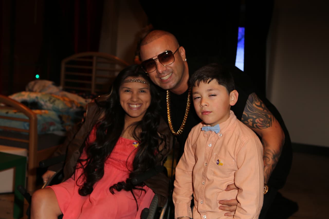 Varios artistas abrieron su corazón para escuchar las historias de los niños del Teletón USA.