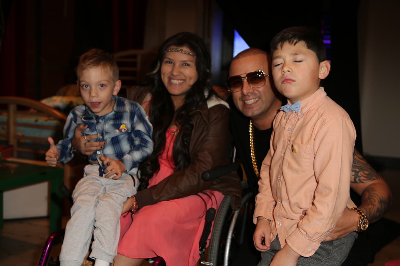 Varios artistas abrieron su corazón para escuchar las historias de los niños del Teletón USA.