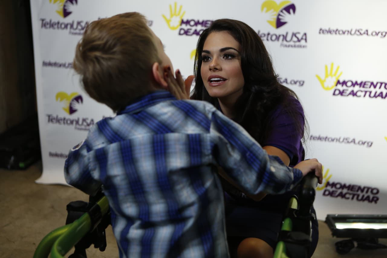 Varios artistas abrieron su corazón para escuchar las historias de los niños del Teletón USA.