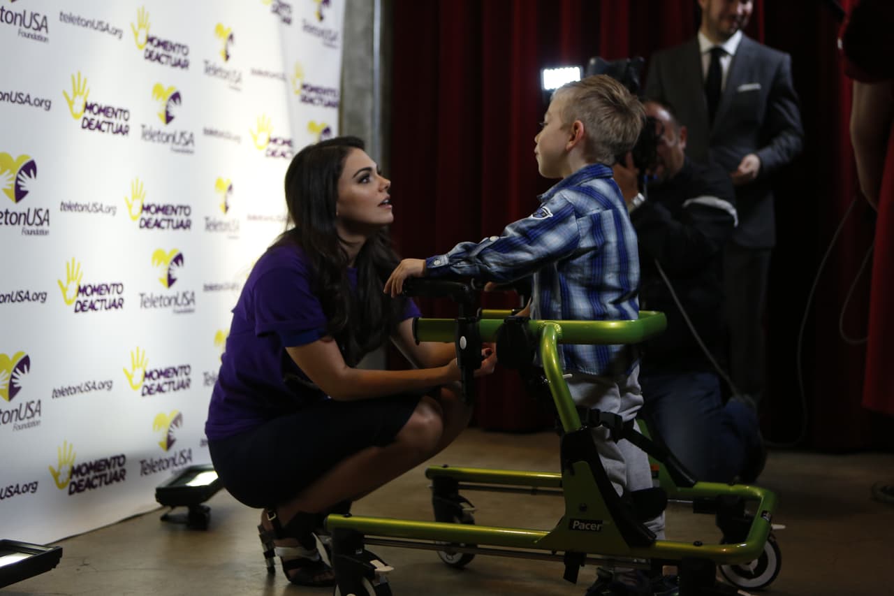 Varios artistas abrieron su corazón para escuchar las historias de los niños del Teletón USA.