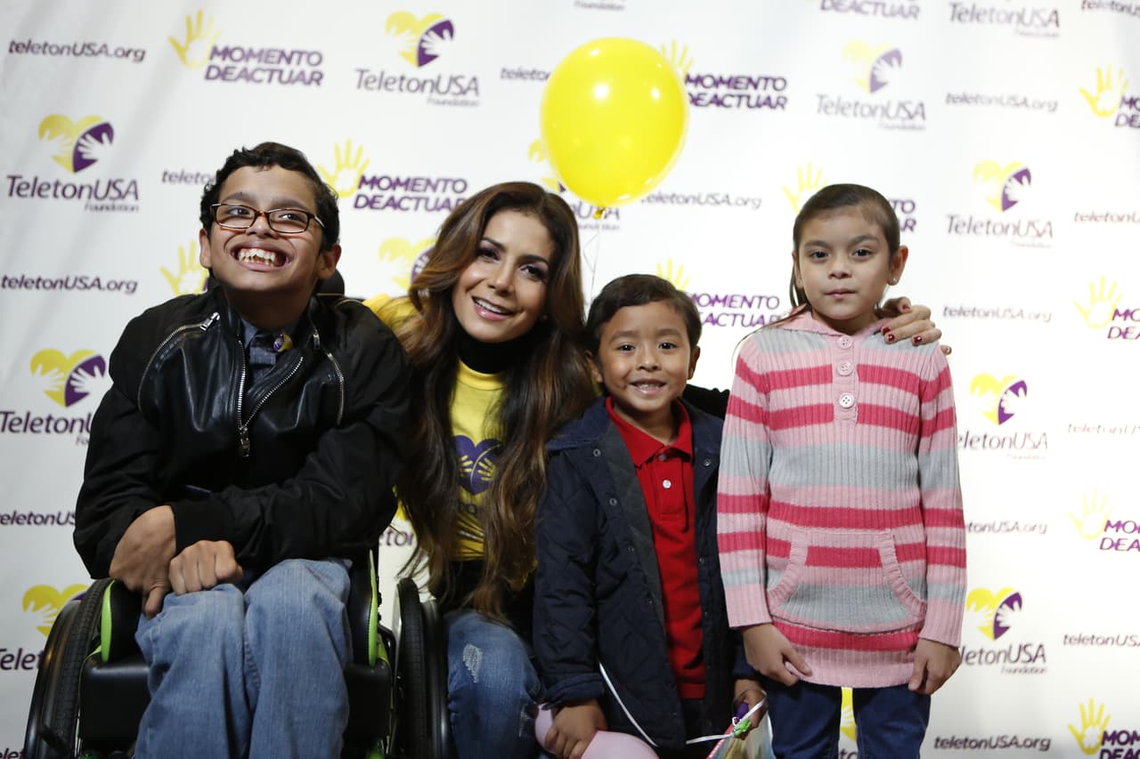 Varios artistas abrieron su corazón para escuchar las historias de los niños del Teletón USA.