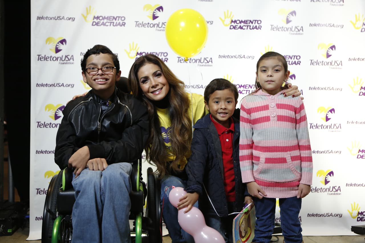 Varios artistas abrieron su corazón para escuchar las historias de los niños del Teletón USA.