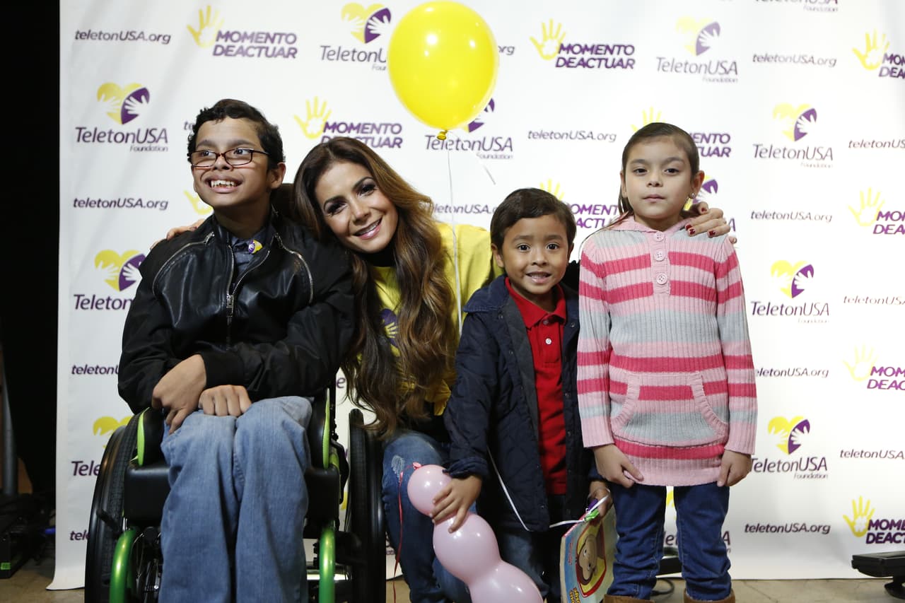 Varios artistas abrieron su corazón para escuchar las historias de los niños del Teletón USA.