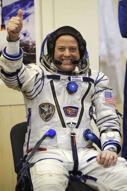 Por su parte, el astronauta norteamericano Ronald Garan se lanza en su segundo vuelo. Él voló ya en el transbordador norteamericano Discovery en 2008.