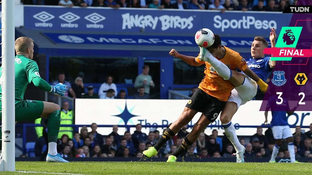 Raúl Jiménez marca gol pero Richarlison le gana la batalla