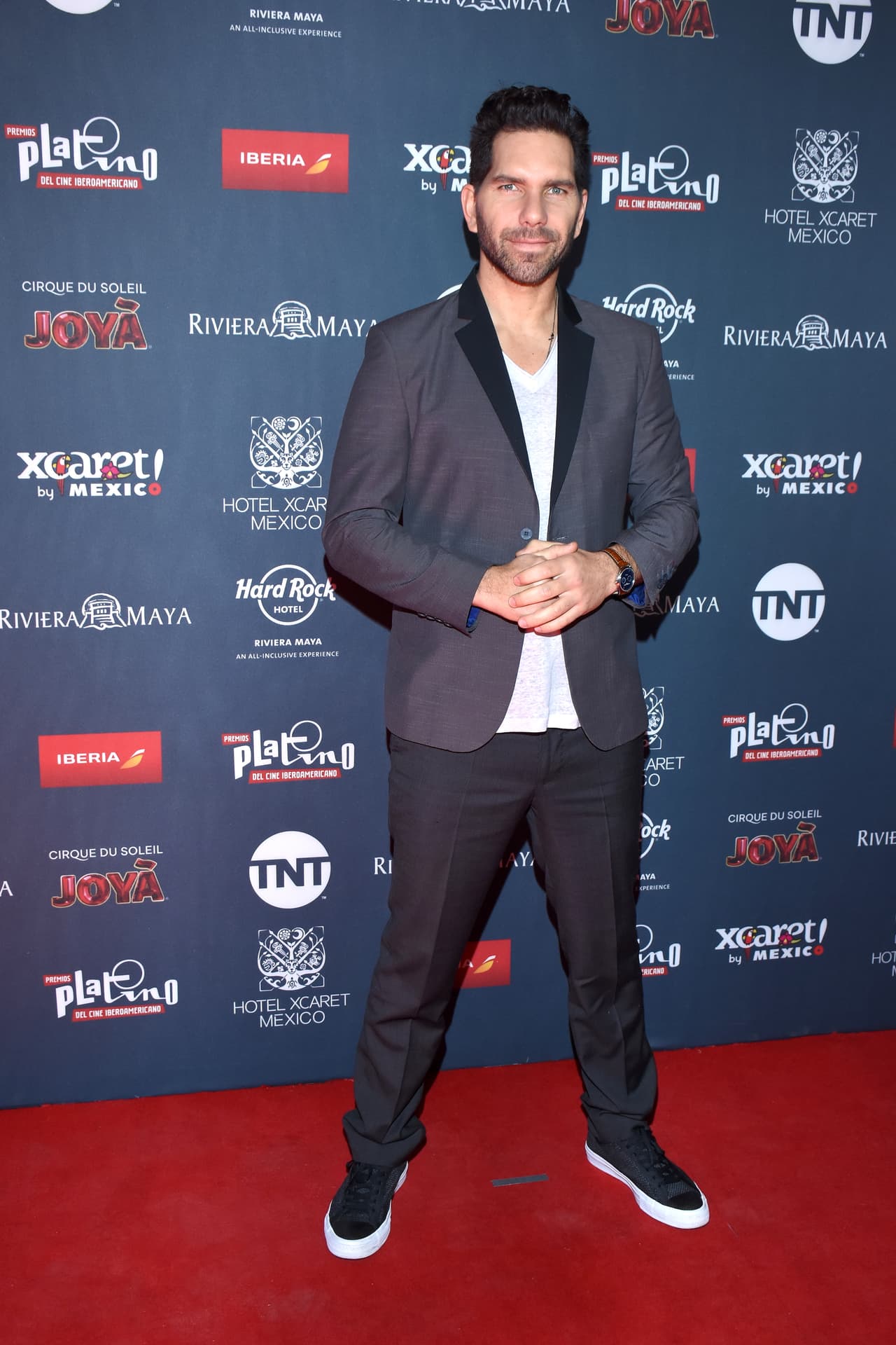 <b><a href="https://www.univision.com/univision/arap-bethke-le-dara-el-toque-de-accion-a-la-nueva-version-de-la-usurpadora-fotos">Arap Bethke pronto llegará al altar</a></b> de la mano de su novia, la actriz Ivana De María.