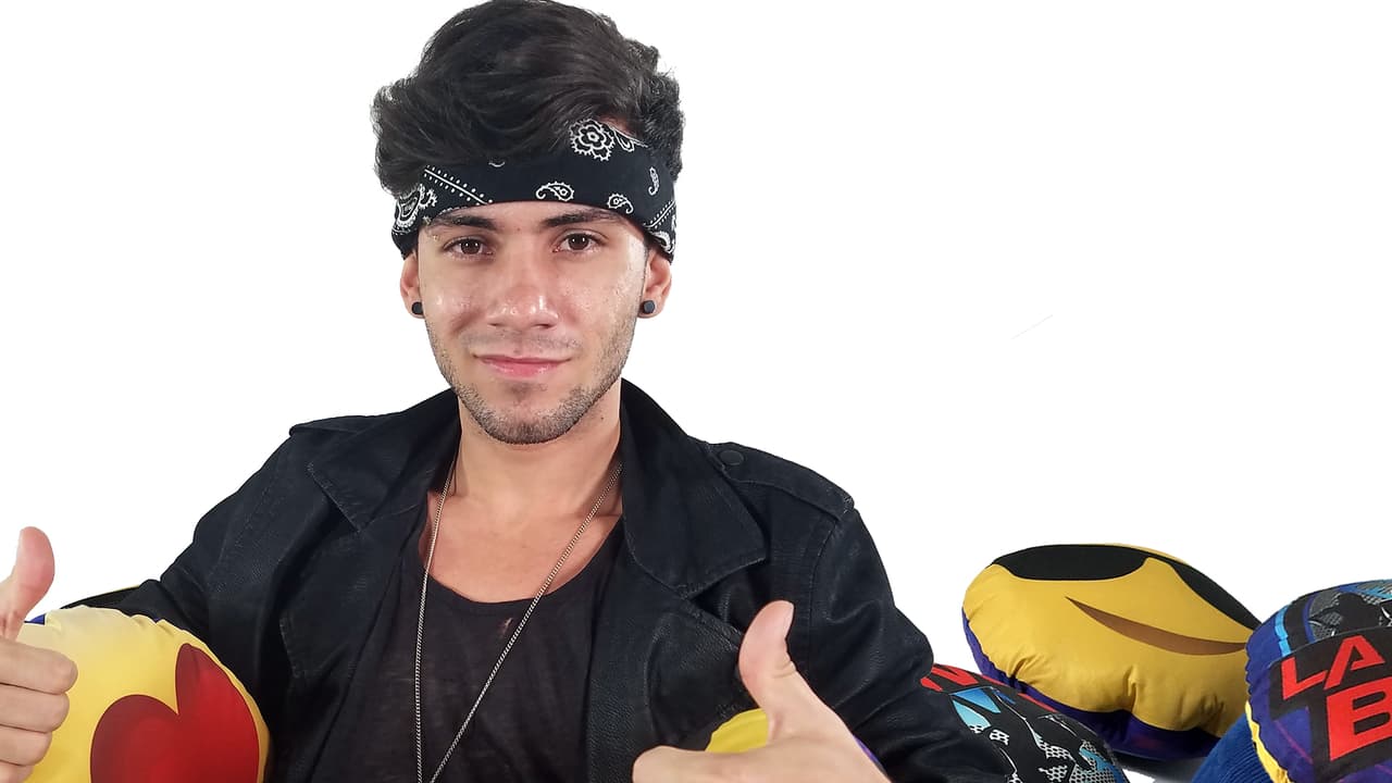 Para
<b>Kevin Sánchez</b> la presión es demasiada en los Middle Rounds, el boricua hizo parte de la banda La Quinta Voz.
<a href="http://www.univision.com/puerto-rico/wlii/shows/la-banda/kevin-nos-arrugo-el-corazon-con-bendita-madre-video" target="_blank">Mira la audición que dejó al público emocionado.</a>