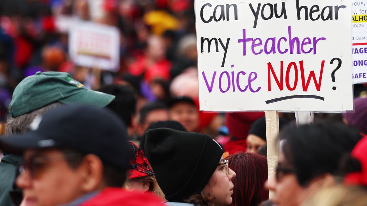 Segundo día de paro de trabajadores de LAUSD: "Si no se logra acuerdo puede que haya una huelga más larga” 