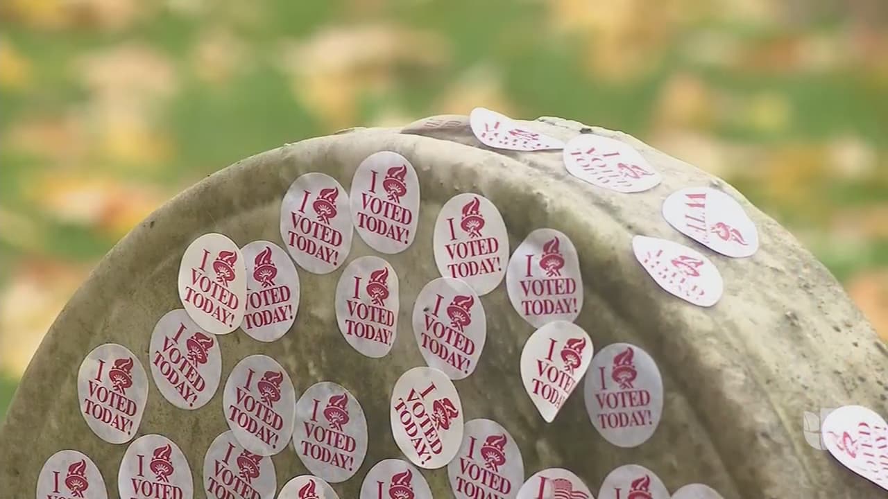 ¿Por qué esta tumba ha estado tan visitada y concurrida durante las elecciones de este martes?