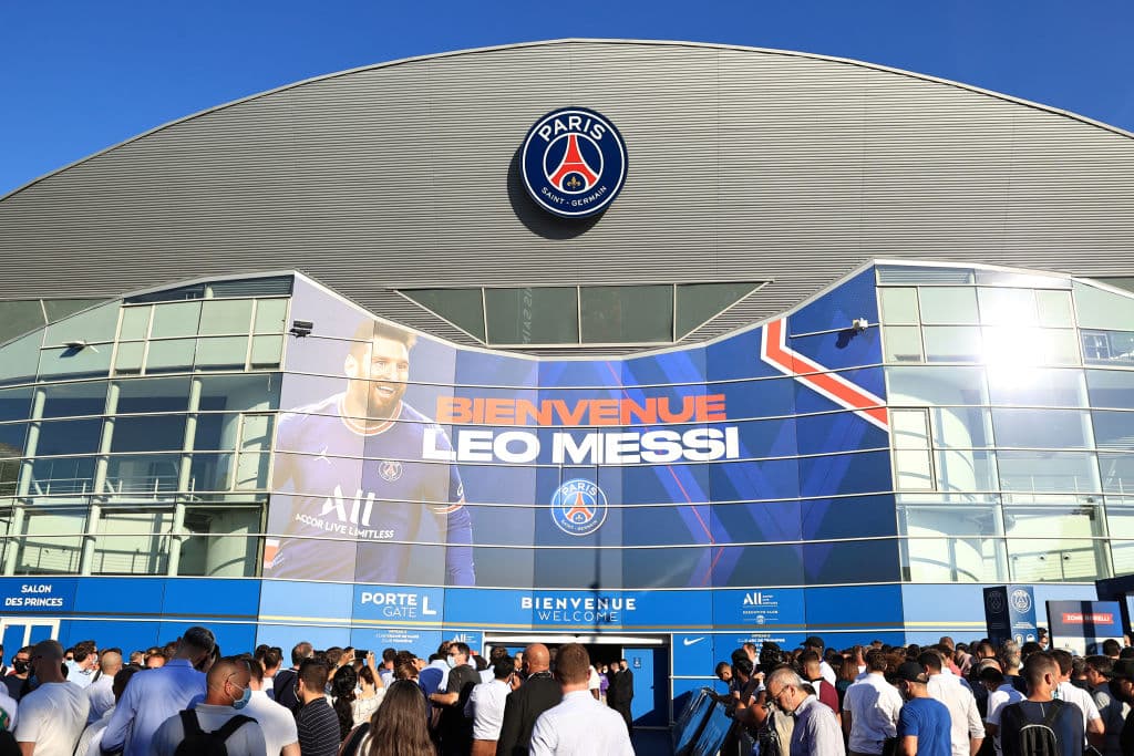 Sin Messi y sin Neymar, el PSG golea al Estrasburgo