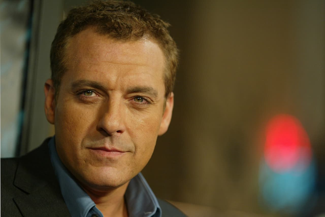 Actor Tom Sizemore atropella a doble de riesgo en rodaje de "Shooter"