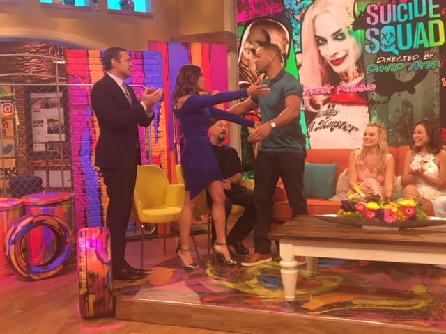 Ambos abrieron sus brazos para estrecharse afectuosamente.