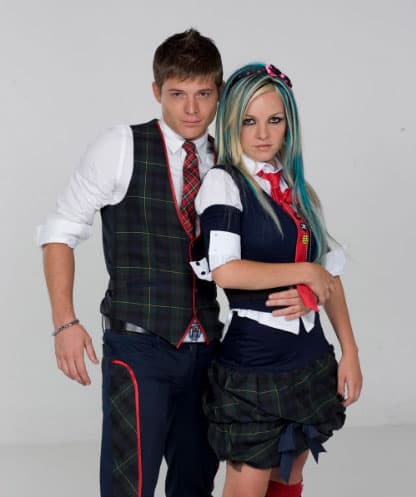 Se les relacionó en el 2009, ellos se conocieron en las grabaciones de la telenovela "Camaleones", en donde los dos participaban.