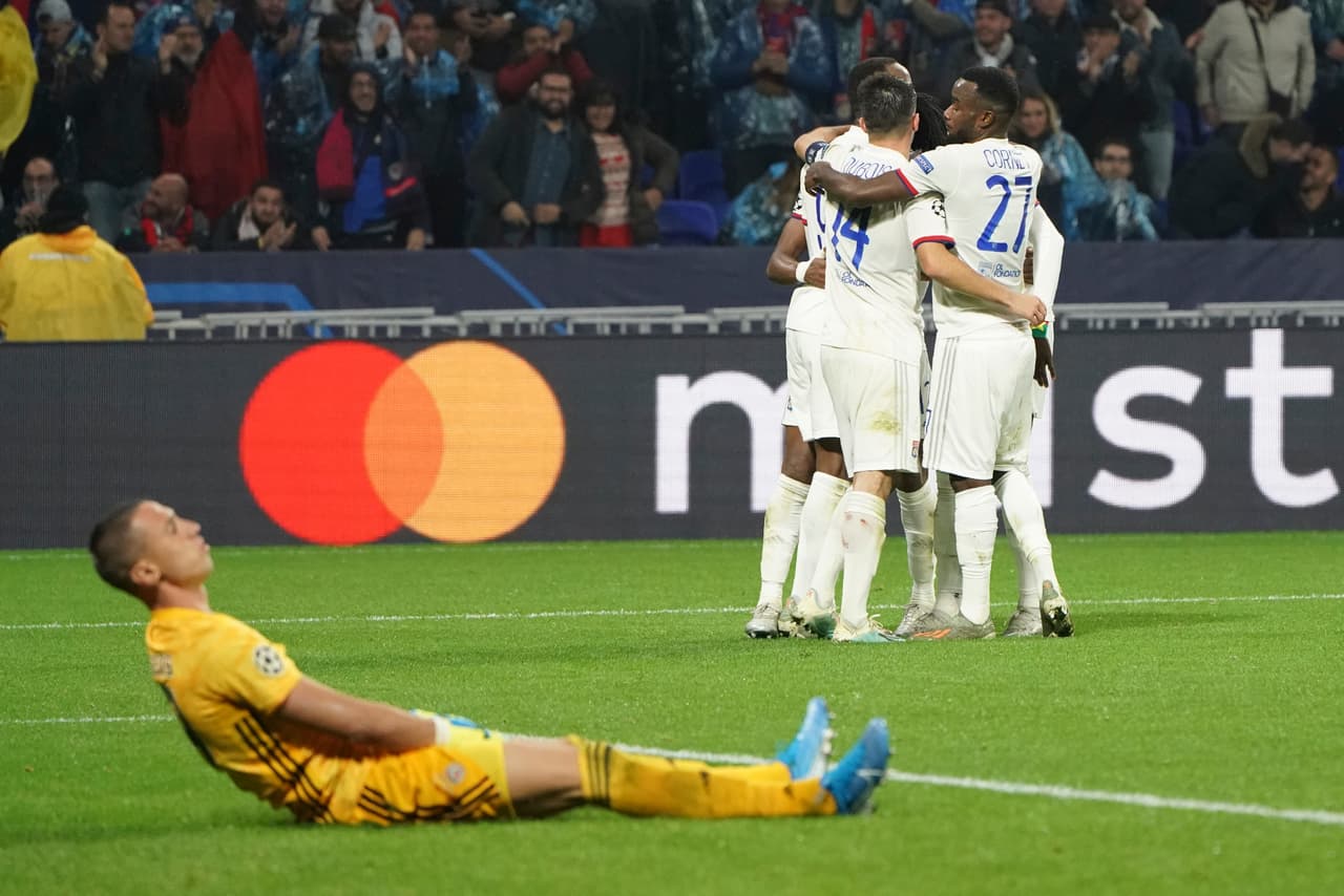 Borussia Dortmund 3-2Inter; Olympique de Lyon 3-1 Benfica; Valencia 4-1 Lille.