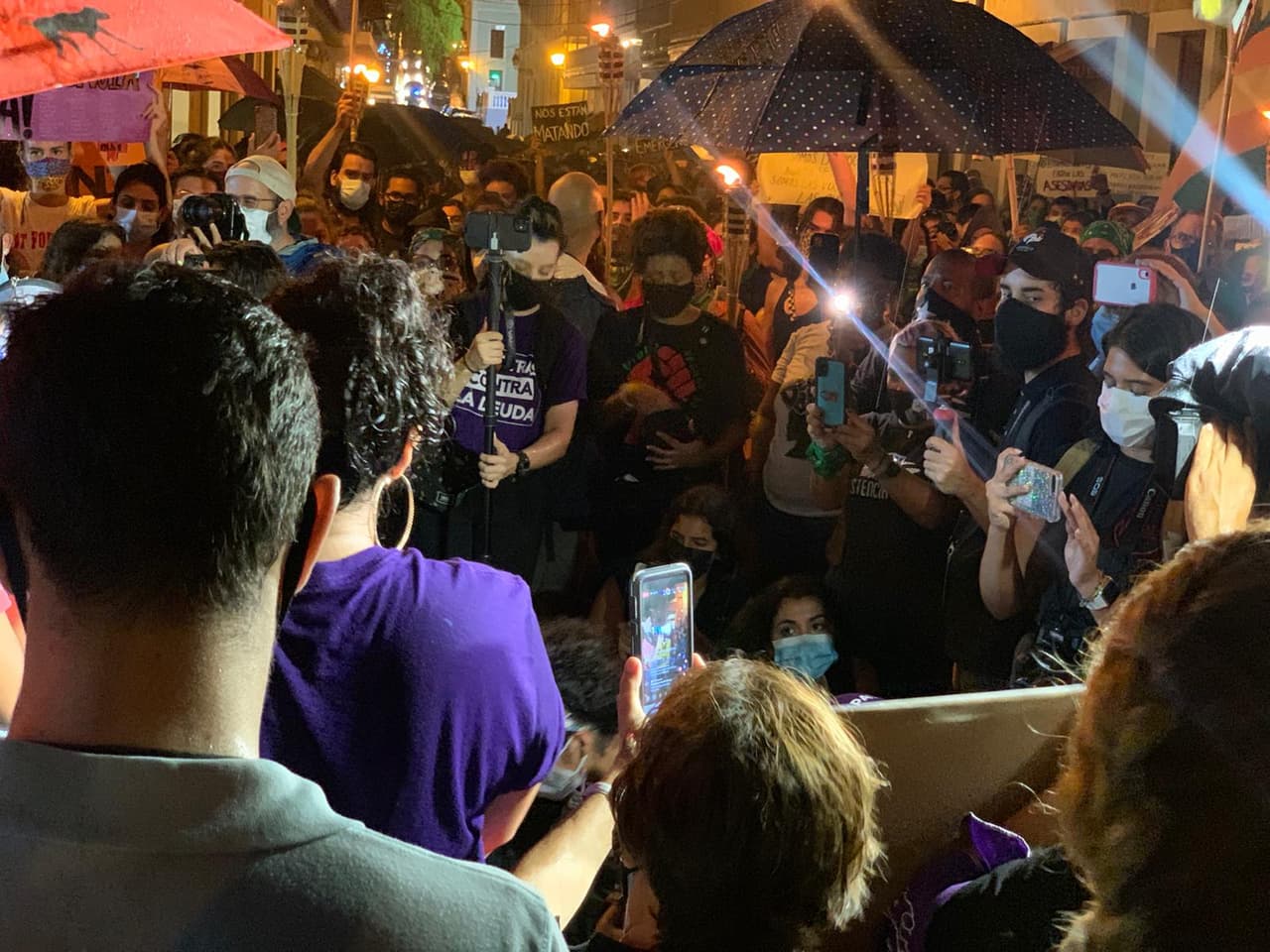 La Colectiva Feminista convocó este lunes una marcha por la Violencia de Género.