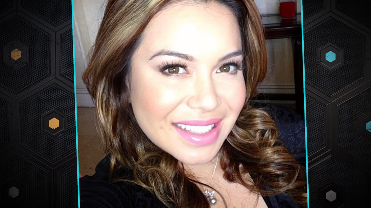 Chiquis es una profesional haciendo la pose del 'duck face' y subiendo las imágenes a sus redes. La razón es que además de ser fan No. 1 del maquillaje, promociona la colección de labiales de su línea de cosméticos Be Flawless. Los tienes en nude, fucsia, rojo y más, ella los modela todos.