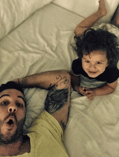 A través de sus redes sociales, el chef Jesús ha compartido divertidas imágenes de su faceta como papá.