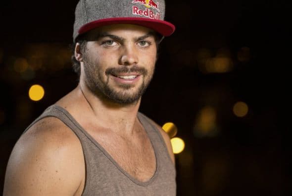 Rafa Ortiz posa para una foto durante el Primer Descenso Red Bull: Proyecto Michoacán, en Uruapan, MI, México, 24 de Noviembre, 2013.