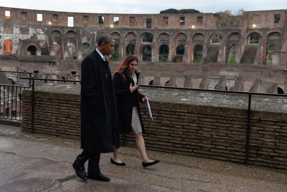 Originalmente era denominado Anfiteatro Flavio (Amphitheatrum Flavium), en honor a la Dinastía Flavia de emperadores que lo construyó, y pasó a ser llamado Colosseum por una gran estatua ubicada junto a él, el Coloso de Nerón, no conservada actualmente.
