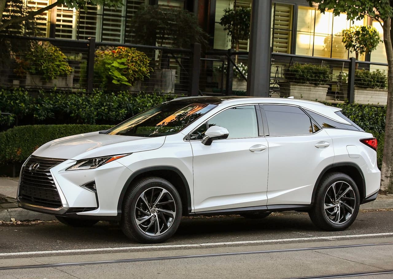 <h3 class="cms-H3-H3"><b>4 - Lexus RX 350</b></h3>