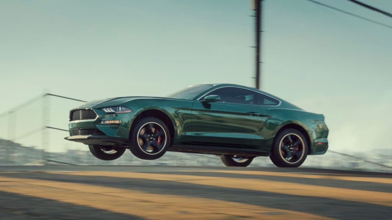 <h3 class="cms-h3-H3"><a href="https://www.univision.com/noticias/pruebas-de-manejo/prueba-ford-mustang-bullitt-2019-el-regreso-de-la-leyenda" target="_blank">Ford Mustang Bullit 2019</a></h3>
<br>Todos sabemos que Ford ha convertido en arte la práctica de hacer versiones del Mustang, pero eso no quiere decir que no sean significativas, especialmente este homenaje el Mustang usado por Steve McQueen en la película clásica Bullit en 1968. Esta versión cincuentenaria no es el primer Mustang Bullit, pero si es el mejor de todos,
<b> Jaime Gabaldoni</b>, el fan #1 de McQueen nos cuenta por qué en esta 
<b><a href="https://www.univision.com/noticias/pruebas-de-manejo/prueba-ford-mustang-bullitt-2019-el-regreso-de-la-leyenda" target="_blank">prueba de manejo</a></b>.