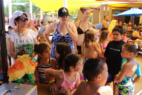Una tremenda "Fiesta de Verano" disfrutaron cientos de personas en "Wet 'n' Wild, donde estuvieron presentes los talentos de nuestras emisoras de Uforia. 