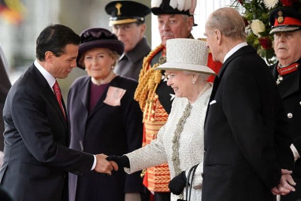 Aquí el saludo oficial a la reina.