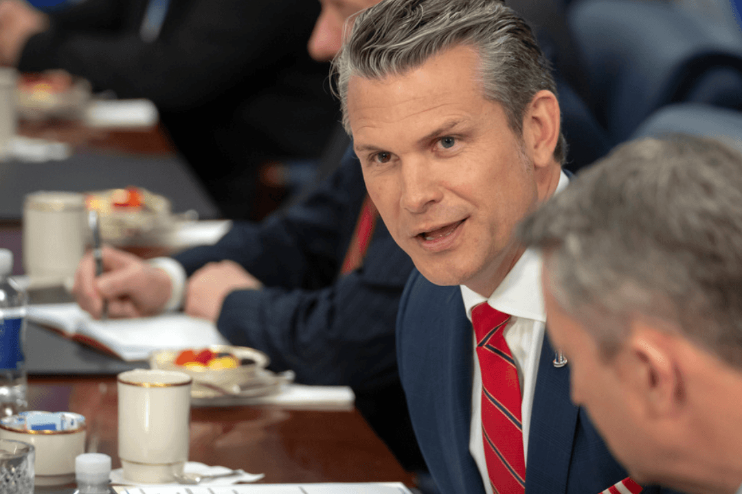 Pentágono relega a la Ivy League por impulsar un "adoctrinamiento woke"