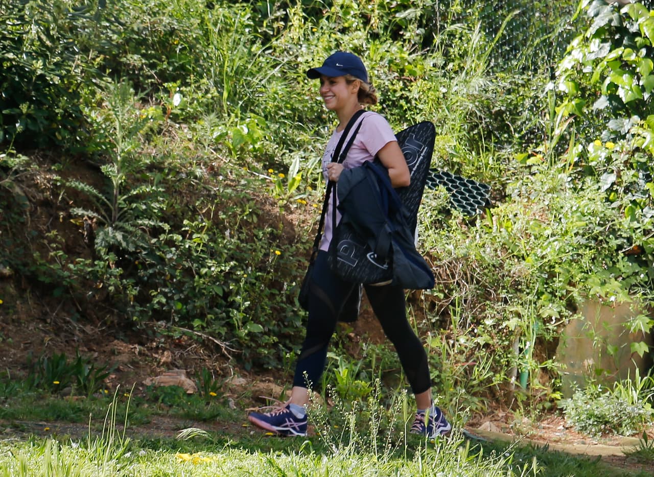 Luego se le vio sonriente. Se nota que para tener ese cuerpazo no sólo basta con una buena dieta, también es necesario hacer mucho ejercicio.