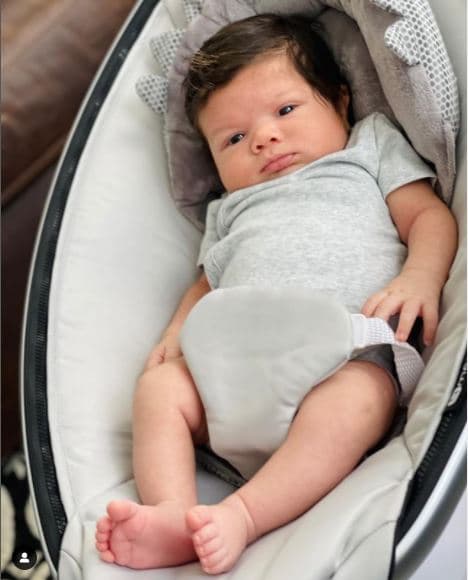 Desde entonces, la conductora de televisión no dejó de presumir a su nene en redes sociales y hasta lo presentó en televisión. Y no es de extrañarse, pues 
<a href="https://www.univision.com/famosos/hijos-de-famosos-son-influencers-tienen-miles-de-seguidores-en-redes-sociales">Baby Gennaro</a> despierta gran ternura entre los fans de su famosa mamita.