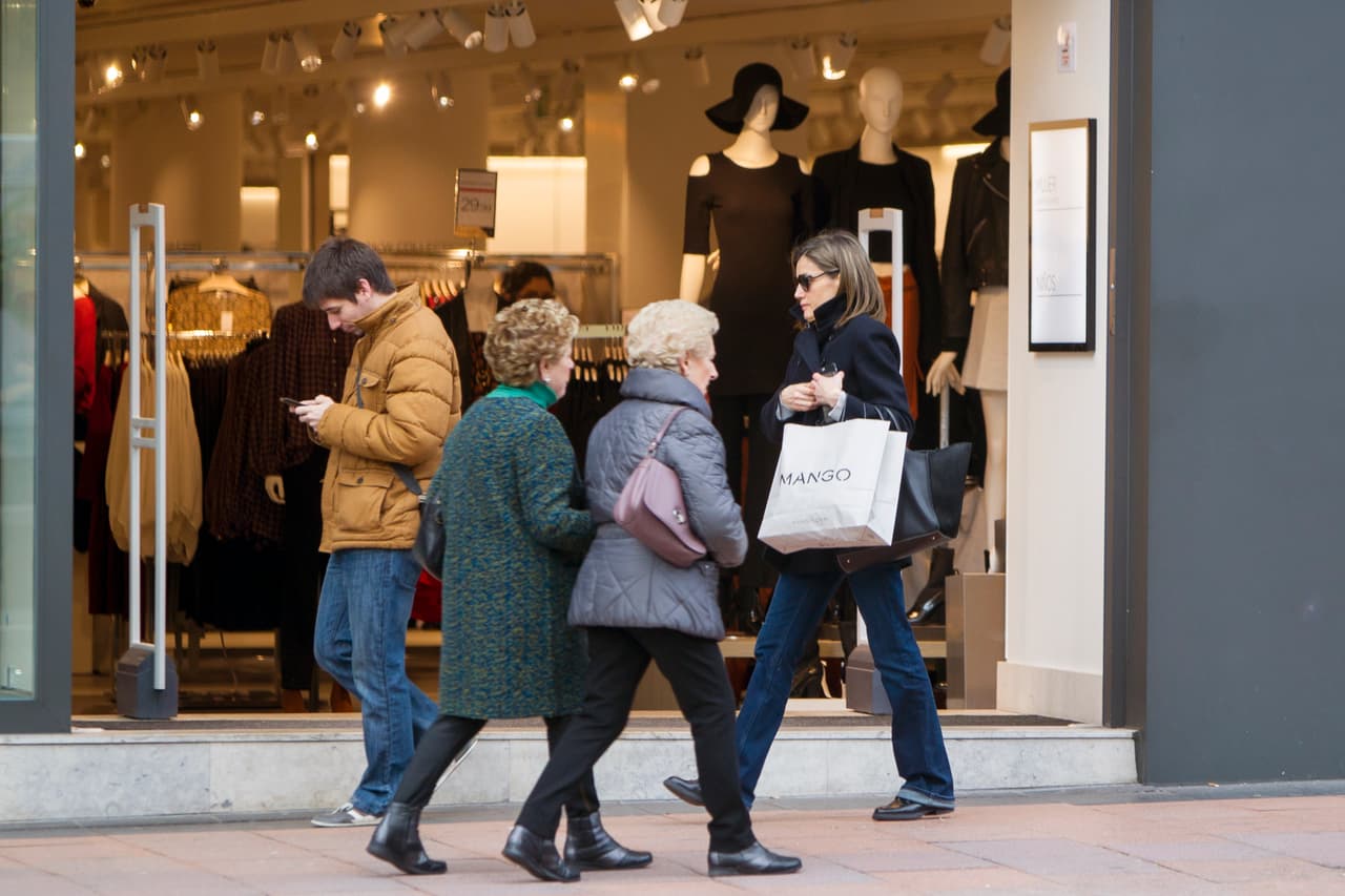 Estas mujeres ni cuenta se dieron de que Letizia caminó a su lado.