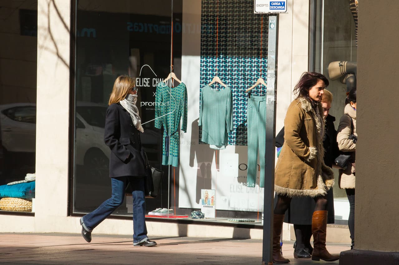¿Y qué hacía la reina de España paseando tan solita?