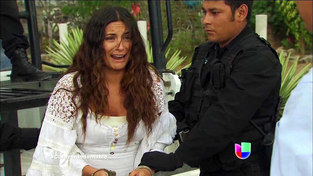 Maricruz tuvo una vida llena de sufrimiento, vivía en una humilde casa con su abuelo Ramiro y ‘Solita’, su hermana sordomuda.