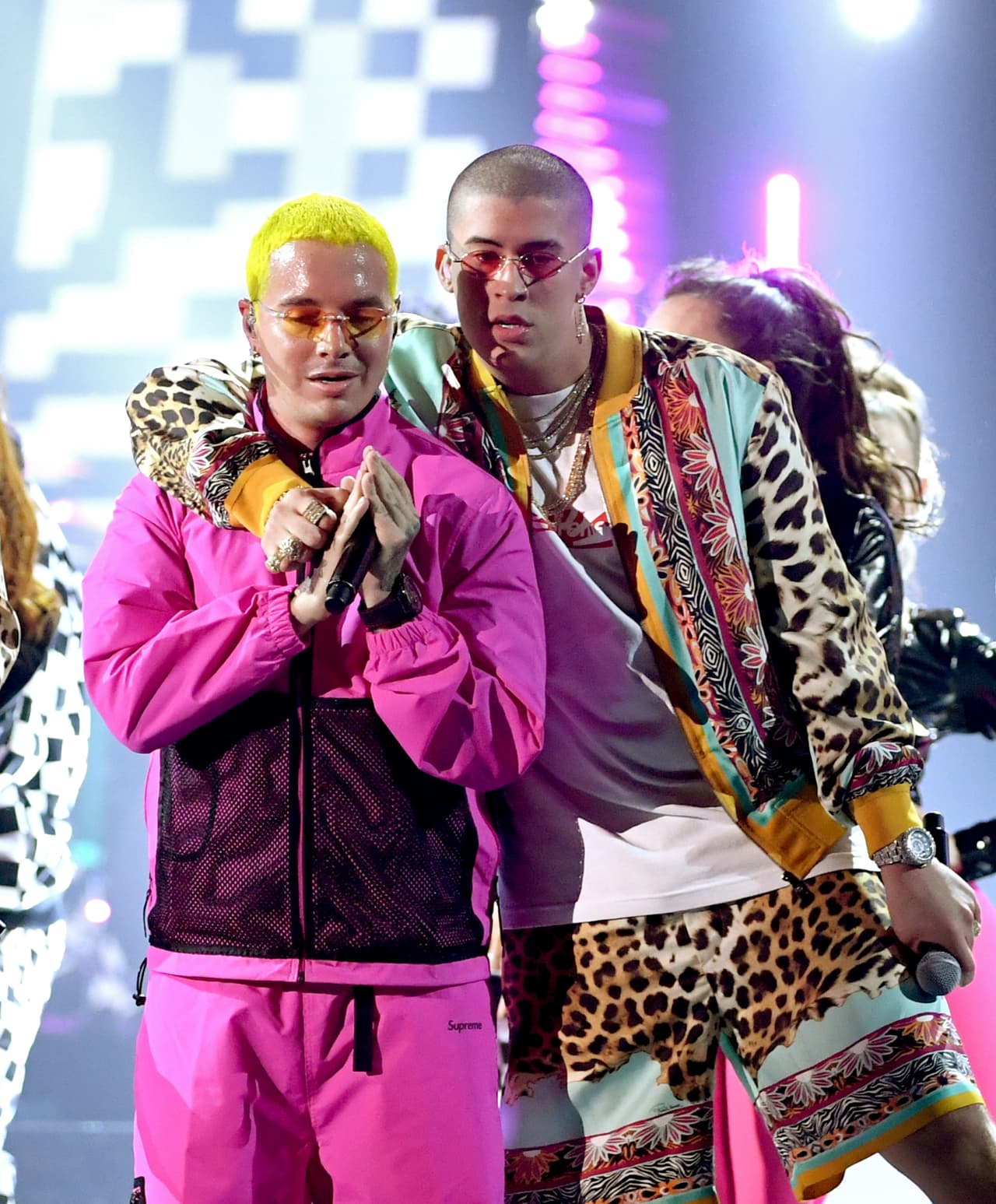 En 2017 recibió dos nominaciones en las categorías Mejor Fusión/Interpretación Urbana, por Si tu Novio te Deja Sola y en Mejor Canción Urbana, por 'Hey Ma', pero en ninguna fue elegido como el ganador