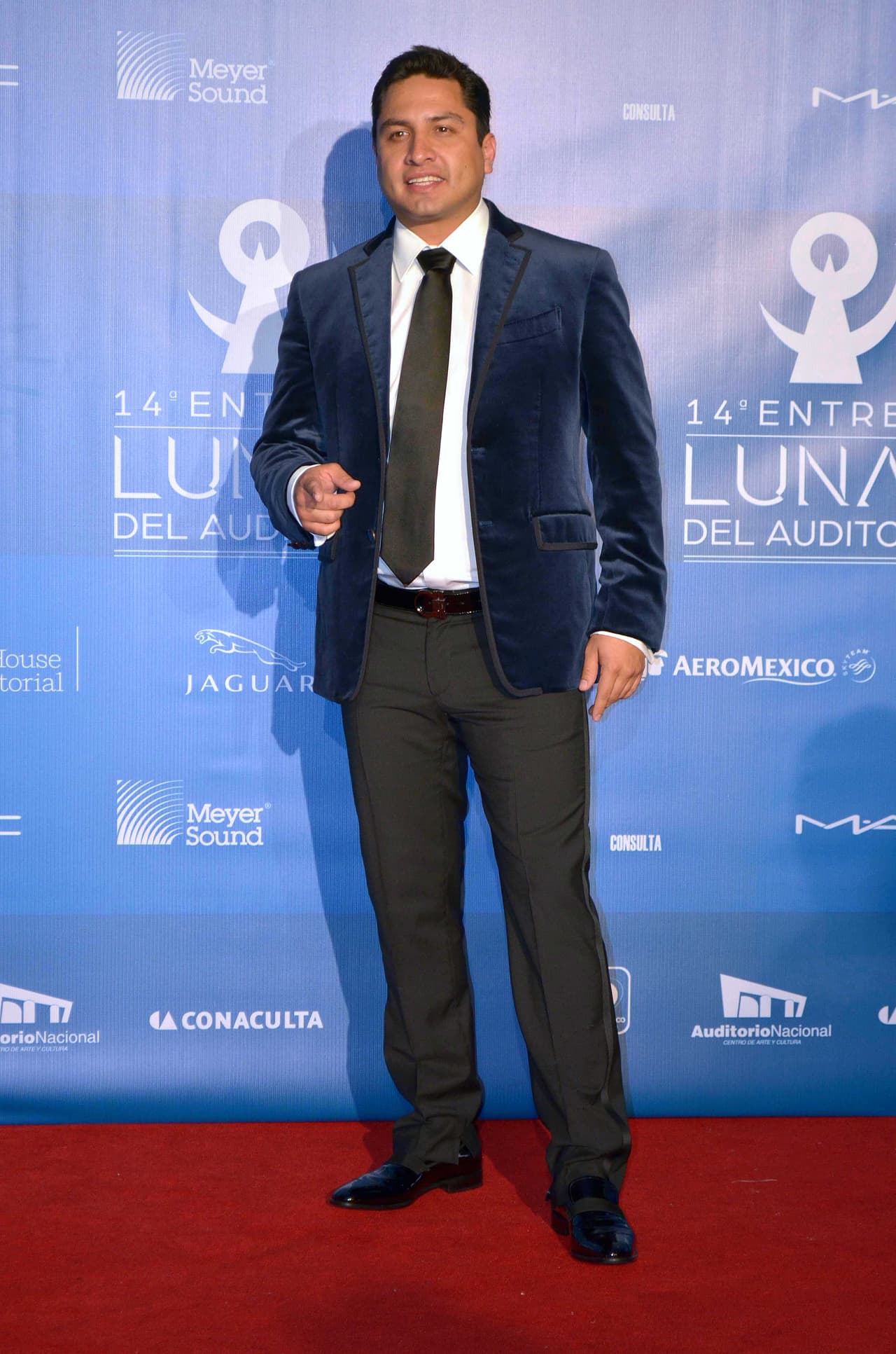 Recientemente, el cantante presumió en la misma red social a la pequeña 
<b><a href="https://www.univision.com/radio/raul-brindis/julion-alvarez-presume-video-de-su-hija-tratando-de-tocar-la-guitarra-video">María Isabel</a></b> mostrando sus dotes en la música.