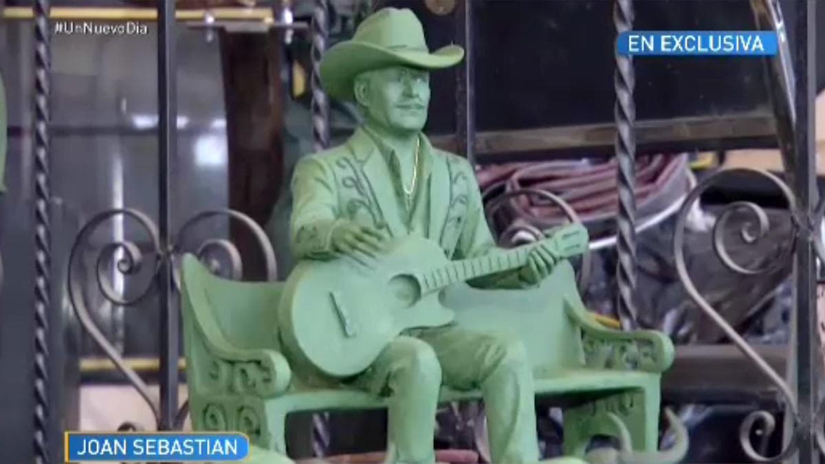 Joan tenía un cariño muy especial a la ciudad de Cuernavaca, Morelos y en 2015 se informó que el cantante tendría una estatua de bronce que sería colocada en un jardín de la llamada 'Ciudad de la eterna primavera', sin embargo han pasado ya dos años de que iniciara ese proyecto y aún no se ha inaugurado.