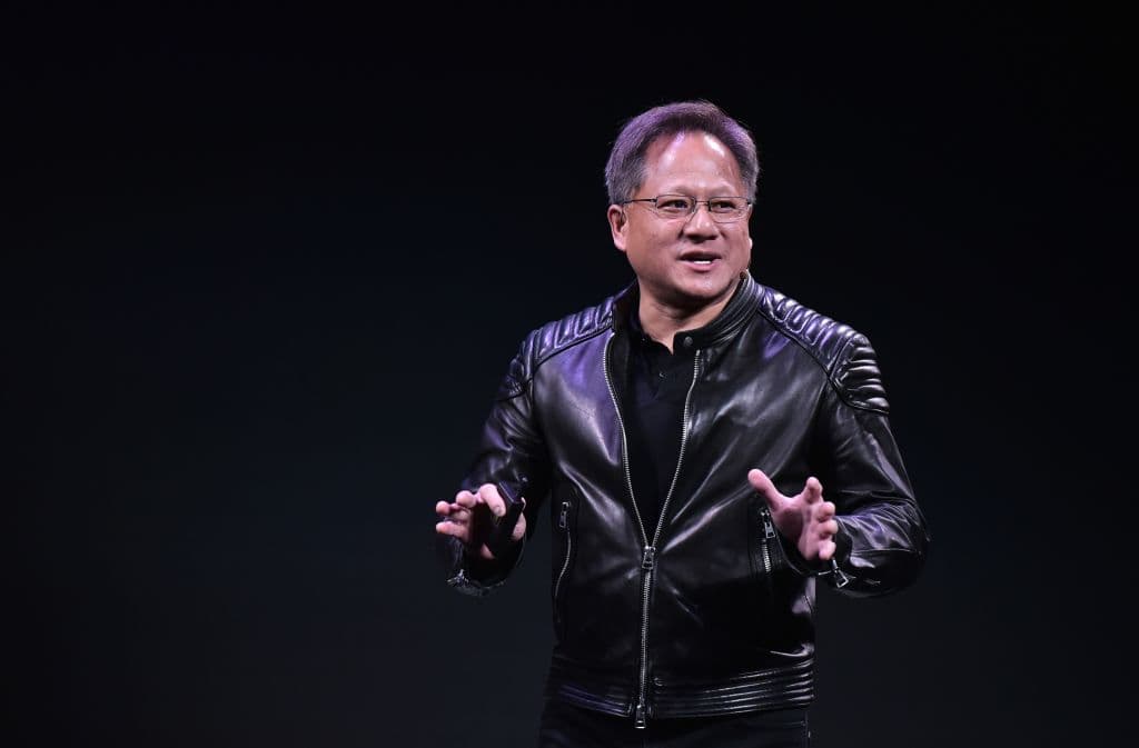 <h3 class="cms-H3-H3">3. Jensen Huang. NVIDIA. $ 561 millones de dólares</h3>
<br>
<br>Él es el cofundador de la empresa de software NVIDIA, que fabrica consolas de juegos y desarrolla inteligencia artificial. Huang es taiwanés-estadounidense. Nació en Taiwán y su familia emigró a los Estados Unidos cuando él era un niño.