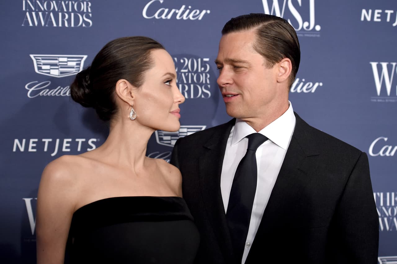 Desde luego que las parejas de Hollywood no se quedan atrás. Cuando Angelina Jolie y Brad Pitt comenzaron su relación, la actriz ya se había convertido en madre soltera.
