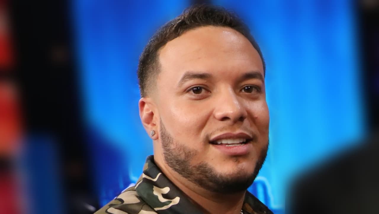 Según contó Chiquis Rivera,
<b><a href="https://www.youtube.com/watch?v=3xoVT6A8Ovc">en un episodio de la serie 'The Riveras'</a></b>, el papá de Lorenzo Méndez tuvo problemas con el consumo del alcohol.