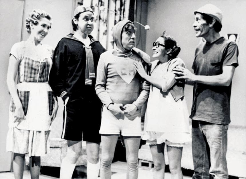 El director cinematográfico Agustín P. Delgado lo bautizo como 'Chespirito', haciendo alusión a su talento para escribir, comparándolo con Shakespeare, pero en chiquito.