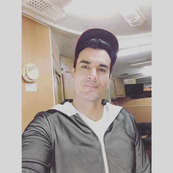 Este galán sonorense tiene proyectos alternos a las novelas, como sabemos, está muy metido en su faceta como cantante.