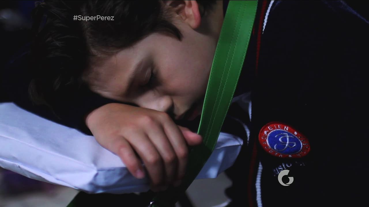 Como era de suponerse, ¡Poncho se quedó dormido en el salón!