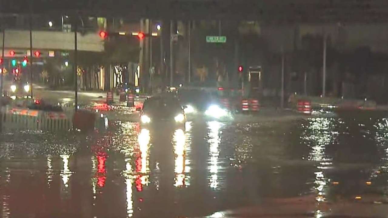 Algunos carros no siguieron las recomendaciones de buscar vías alternas y se vararon. 
<br>